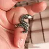 Anel punk de aço titânio fundido em forma de cobra tendência masculino e feminino anel de animal acessórios de aço titânio podem ser emitidos SA299