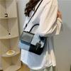 Bolso Mensajero Simple Bolso de Hombro Textil Moda Nuevo Diseño 2023 Pequeño Crowdsourcing Empalme para Mujer Contraste de Color Bolso Cuadrado Pequeño