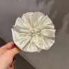 Puerta Este de Corea del Sur Exquisitos Súper Hada Dulce Primavera Accesorios para el Cabello Flor Plisada Perla Pétalo Pasador Clip Lateral Clip de Primavera