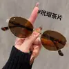 Óculos de Sol Metálicos Ovais Estilo Hong Kong Old Money Retrô para Mulheres Moda de Alto Padrão Estilo de Rua Emagrecimento Óculos de Sol Versáteis