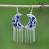 Joyería de Estilo Étnico de Yunnan Plata Miao Incrustada Hecho a Mano Batik Pieza de Bordado Antiguo Pendiente Pendiente Forma de Abanico Étnico Retro Artístico