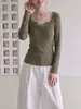 La popular prenda de mujer más vendida de este año, la nueva camiseta de manga larga con escote cuadrado y chal de encaje para otoño de 2026 es extremadamente elegante.