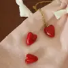 Collar de Perlas S Brand para Mujer con Colgante de Corazón Esmaltado Rojo Dorado Estilo Francés, Cadena para Clavícula de Lujo Ligero Nicho de Gama Alta Tendencia