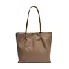 Bolsa Casual Leve Plissada Estilo Japonês para Axila de Mulher Outono Inicial Grande Capacidade Versátil para o Dia a Dia Bolsa de Ombro Transversal em Tecido Oxford