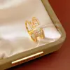 Anillo Abierto Doble Capa Hueco Incrustado con Circonita Bañado en Oro Real de 18K, Anillo de Estilo Nicho de Gama Alta, Accesorio de Mano Personalizado y Elegante