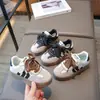 Zapatillas Deportivas para Niños 2026 Otoño Nuevas Casuales Suela Suave Zapatillas de Entrenamiento Alemanas para Niños Zapatos Blancos Ligeros para Niños