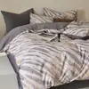 Conjunto de Cama Quatro Peças Escovado Espesso de Luxo Leve Algodão Puro Lençóis Quentes e Capas de Colcha Nova Coleção Outono e Inverno 2025 Roupa de Cama 4