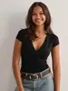 Amazon Europa e Estados Unidos transfronteiriço 2025 primavera e verão novo cor sólida temperamento fino moda garota popular decote V profundo camiseta roupas femininas