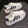 Zapatos blancos de suela gruesa para mujer, otoño 2026, bloques de color, ligeros, estilo académico, que aumentan la altura, versátiles, deportivos, zapatos casuales, zapatillas de skate