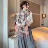Cachecol de Xadrez em Formato de Coração, Novo Estilo Outono e Inverno, Protetor de Pescoço de Falso Cashmere, Versão Coreana Espessa Bonita da Moda, Xale Quente para Casal