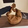 Bolsa de axila vintage de camurça para mulheres, nova moda outono/inverno 2026, bolsa de ombro única, bolsa tote de grande capacidade