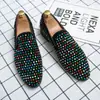 Otoño 2021 Nueva Tendencia Coreana Zapatos de Hombre Tachonados con Diamantes Mocasines de Color Diamante Slip-On Zapatos de Cuero para Hombre Mocasines
