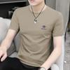 Camiseta de manga corta con cuello redondo para hombre, camiseta ajustada de verano 2025, camiseta de seda de hielo modal, media manga fresca y moderna.