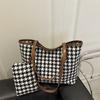 Bolso de mano portátil de gran capacidad para mujer, bolso de hombro de tela a la moda, versátil, para uso diario, primavera 2025