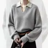 Suéter de Tricô Vintage Cor de Café Falso Duas Peças com Gola Polo Manga Longa para Mulheres, Suéter Casual Solto com um Ar de Inverno Sofisticado e Relaxado
