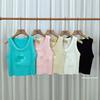 24 Verão Novo Boia Triângulo Letras Embossadas Tridimensionais Tricotado Bordado Regata Alça Curta Camiseta Top Feminino