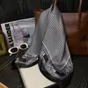 Pañuelo de Seda de Puntos, Estilo Coreano de Alta Gama Versátil Falso Seda 70cm Pañuelo Pequeño, Fajín Decorativo, Lazo para el Cabello, Pañuelo para la Cabeza, Pañuelo para el Cuello