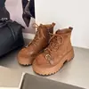 Botas Martin de Trabalho com Cadarço e Fivela Moda Feminina 2026 Outono/Inverno Novas Versáteis Confortáveis Sola Grossa Aumenta Altura Botas de Moda