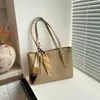 Bolso de Hombro Retro de Gran Capacidad Niche 2026 Nueva Moda Bolso Tote Texturizado de Moda Simple para el Trabajo Bolso de Axila