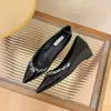 Tendência de Temperamento Altura Aumentando Sapatos de Salto Único Femininos 2026 Primavera e Outono Novos Franceses Bico Fino Boca Rasa Strass Slip-on Sapatos Baixos