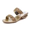 Novedad Verano 2026 Estilo Sexy Dorado Estilo Francés Zapatillas de Media Piel con Pedrería para Mujer, de Tacón Alto, Tacón Fino, Sandalias Transparentes de Una Tira