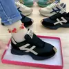 Tênis Esportivo Feminino Grande, Novo Modelo de Primavera, Estilo Coreano Popular, Versátil, Tênis de Corrida Leve, Sapatos Casuais de Couro Estilo "Dad Shoes" para Mulheres