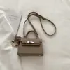 Bolsa de Mão Retrô da Moda para Mulheres 2026 Novo Modelo de Alta Qualidade Versátil para o Dia a Dia Bolsa de Ombro Bolsa Transversal Exquisita Super Tendência