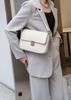 Bolsa Tofu Feminina 2025 Nova Primavera e Verão Textura de Alta Qualidade Estilo Ocidental Couro Genuíno Couro Bovino Bolsa Feminina Ombro Transversal Pequena Quadrada