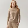 Suéter de cashmere macio, de alta densidade, gola semi-alta, caimento solto, quente, tricô simples, versátil para o dia a dia e como camada base.
