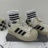 Zapatillas con Punta de Concha para Niñas 2025 Otoño Nuevos Zapatos para Niños Zapatos Casuales para Niños Zapatos Deportivos de Suela Blanda para Niños Medianos y Grandes