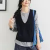 Essencial para sobreposição: Colete de malha sem costura com decote V 100% lã merino, um suéter liso versátil e elegante