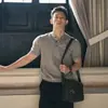 Camisa Polo Henley de Manga Curta para Homens, Estilo Americano, para Fitness, Verão, Ombro Normal, Punho Ajustável, Manga Meia-Manga Pesada e Estruturada