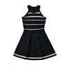 Venta al por mayor de ropa para mujer transfronteriza: Nuevo vestido de punto sin mangas a rayas de verano para mujer, elegante vestido corto de verano que ciñe la cintura