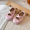 Sapatos Infantis Estilo Coreano Versáteis Sapatos de Princesa para Meninas Sapatos de Couro com Laço Confortáveis Sola Macia Leves Sapatos Individuais Sapatos para Bebê Andar
