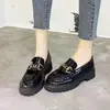 Mocasines negros de charol para mujer, estilo británico, suela gruesa, para uso diario, modelo nuevo primavera/otoño 2026, zapatos sin cordones con tacón grueso