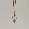 Colar com Pingente de Raposa Fofa Feminino Retrô Marrom Feito à Mão Qi Si Li Para Outono e Inverno Corrente de Lã