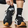 Zapatos de hombre estilo alemán, nueva colección de primavera 2026, zapatillas deportivas casual, antideslizantes, estilo Forrest Gump, versátiles para adolescentes, zapatillas de lona con suela blanda