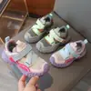 Zapatos Deportivos para Niñas 2024 Primavera/Otoño Estilo Nuevo Transpirables de Malla para Niños Zapatos de Papá Ligeros Antideslizantes para Niños Medianos y Grandes
