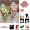 Día del Maestro Estilo Chino Piezas Integradas con Forma de Esquina Puntiaguda "Melocotones y Ciruelas Llenan el Mundo" Paquete Kit de Materiales Florales Suministros Florales Venta al por Mayor