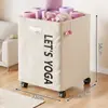 Estante de Almacenamiento para Equipo de Fitness de Piso para Interiores con Ruedas, Cesta de Almacenamiento para Esterilla de Yoga y Rodillo de Espuma, Cesta Organizadora para Raquetas de Tenis
