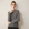 Suéter de lã pura fiada ultrafina de merino para mulheres, suéter de base de malha com gola semi-alta, camiseta de base fina em fio Yangzi