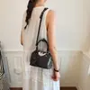 Bolsa de Couro Patente de Pontos de Alto Padrão para Mulheres 2026 Nova Bolsa Transversal Versátil Bolsa de Mão da Moda Bolsa Concha