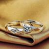 Anel de Casal Estilo Moda Coreana Boca Solta Banhado a Ouro Branco para Homens e Mulheres Casamento Zircônia de Luxo Leve Anel de Letra Dia dos Namorados