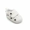 Zapatos antideslizantes con suela de goma y estrella de amor para niños pequeños, zapatos de suela suave para bebés, zapatos de paso con velcro para hombres y mujeres, una generación de cabello