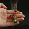 Chaveiro de Cabaça de Cobre Retrô em Latão com Corda Trançada com Lema de Seis Caracteres Pingente para Chave de Carro