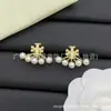 Fornecimento Exclusivo Transfronteiriço de Conjuntos de Brincos, Colares, Pulseiras, Anéis e Broches Réplicas de Alta Qualidade da Marca Tb com Etiquetas, Atacado