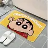 Tapete com Formato Especial de Desenho Animado Crayon Shin-Chan Decoração de Sala de Estar Tapete de Chão Imitação de Caxemira Cobertor de Quarto ao Lado da Cama Tapete de Banheiro Absorvente para os Pés