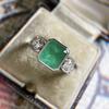 Sanjie 2024 Nuevo Estilo Ins de Celebridad de Internet Europeo y Americano Anillo de Diamante para Mujer Anillo de Esmeralda Incrustado en Aleación Joyería Transfronteriza