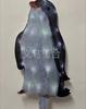 Explosiones Transfronterizas Iluminan Decoración Navideña de Pingüino