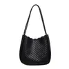 Bolsa de Mão de Textura Trançada Retrô de Alta Qualidade para Mulheres 2026 Nova Tendência Fashionável Bolsa Grande de Ombro Único Bolsa Tote Versátil de Mão